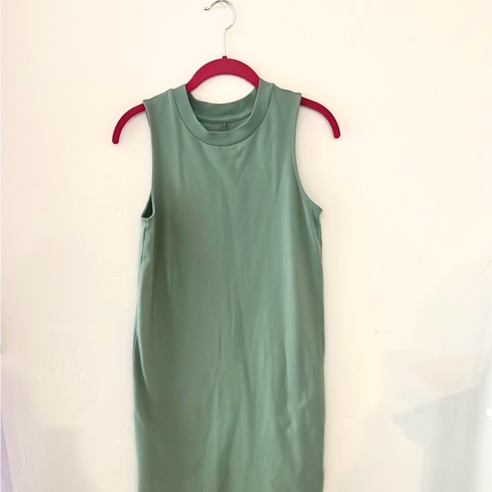 Green Sleeveless Dress - Picture 3 of 3